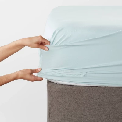 300 Thread Count Ultra Soft Fitted Sheet - Threshold - Image 4